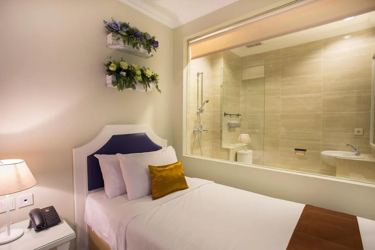 Amalfi Hotel Seminyak Endonezya